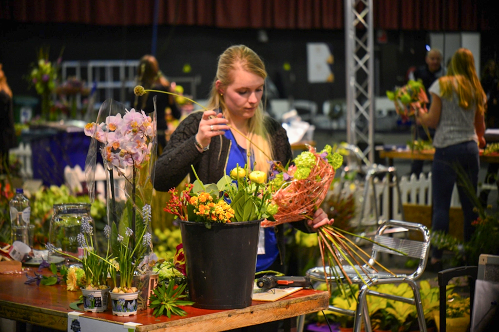 Creative Entrepreneurs Exploring Floral Artistry with Melissa Smedes 2